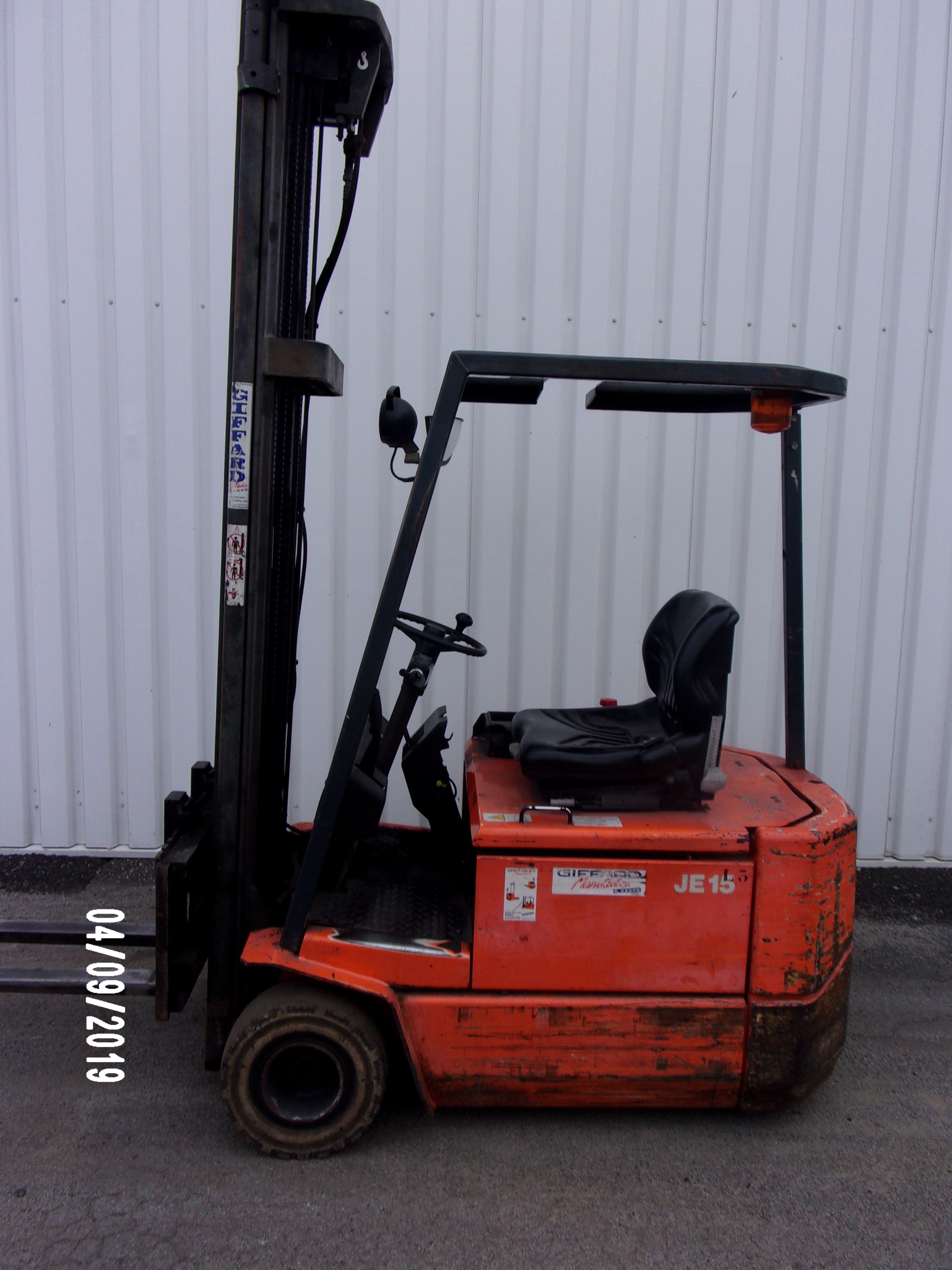 Chariot frontal 3 roues Electrique JE 15-88 101051